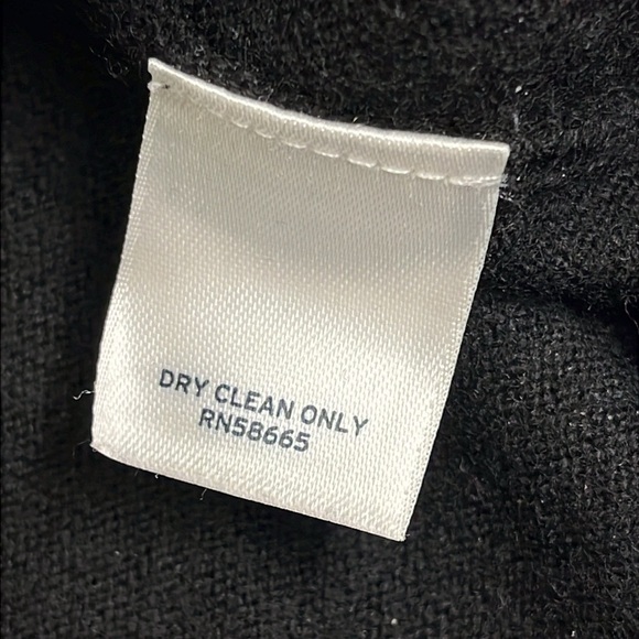 Nordstrom Men’s Shop 100% extra fine merino wool v-neckline sweater vest - Picture 4 of 11